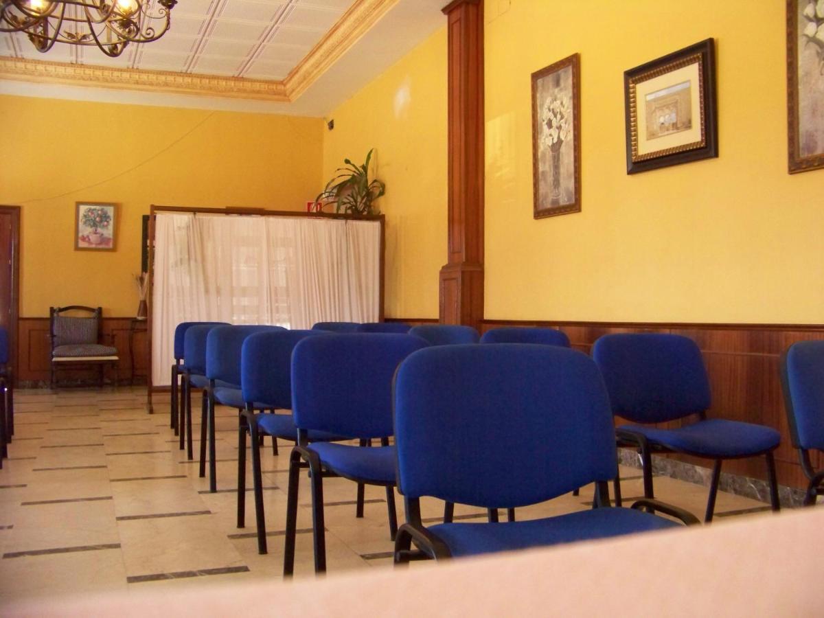 Hostal Restaurante El Lirio Bollullos Par del Condado Room photo