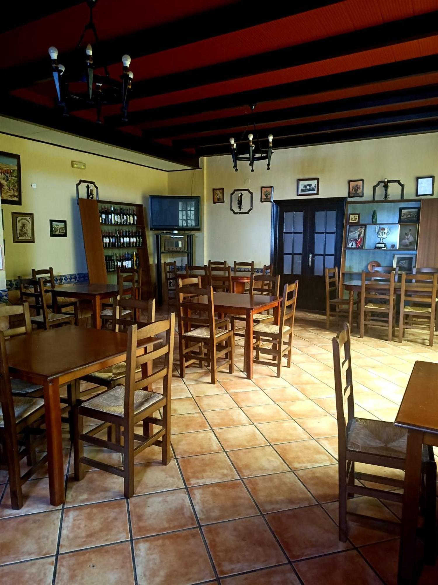 Hostal Restaurante El Lirio Bollullos Par del Condado Exterior photo